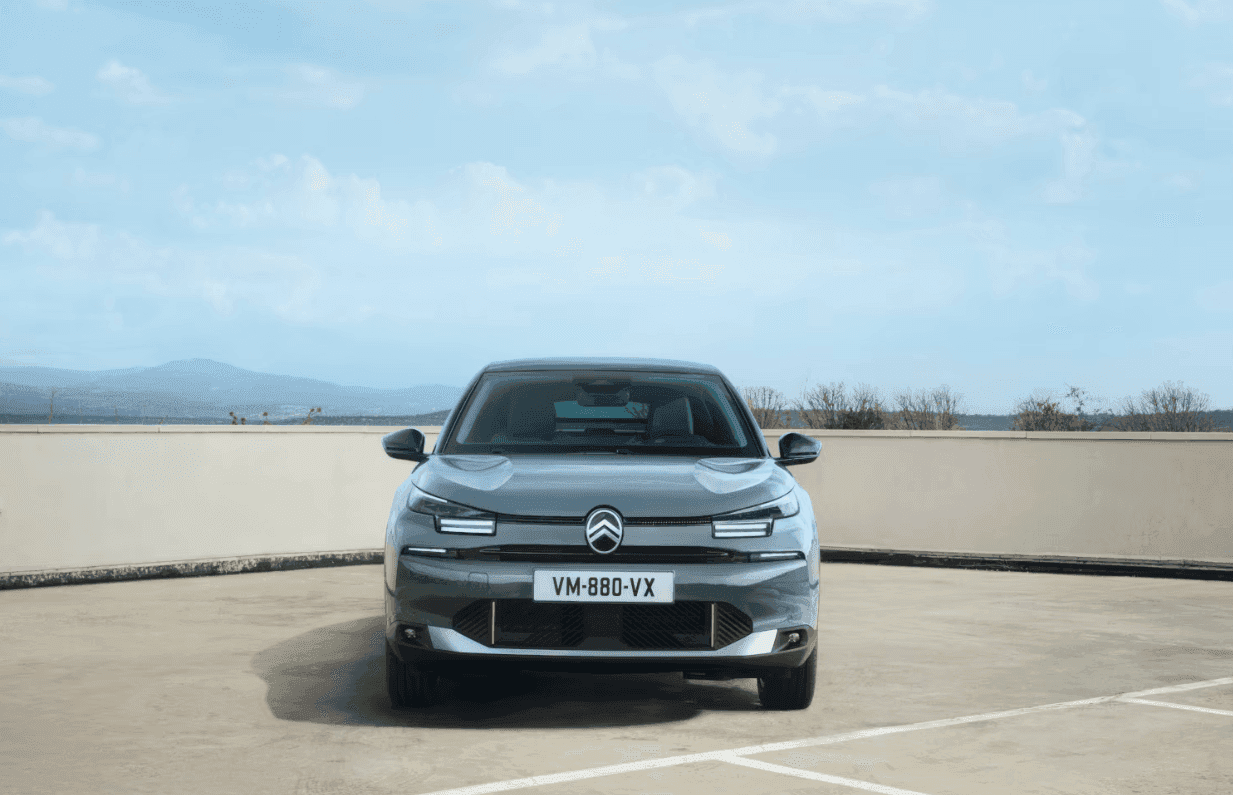 Citroen C4 Plus v ponuke od Payless Gigarent.